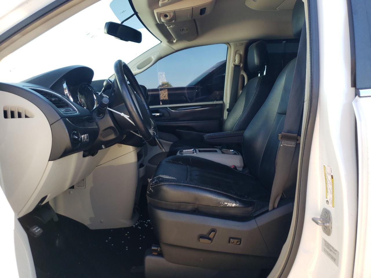 2015 Chrysler Town & Country Touring VIN: 2C4RC1BG8FR513719 Lot: 85320345