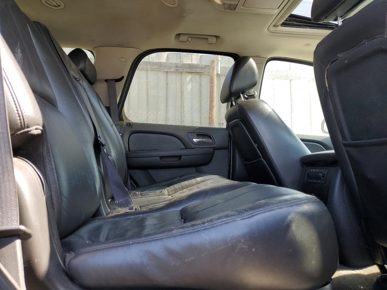 2008 GMC Yukon VIN: 1GKFC13028J117074 Lot: 93776565