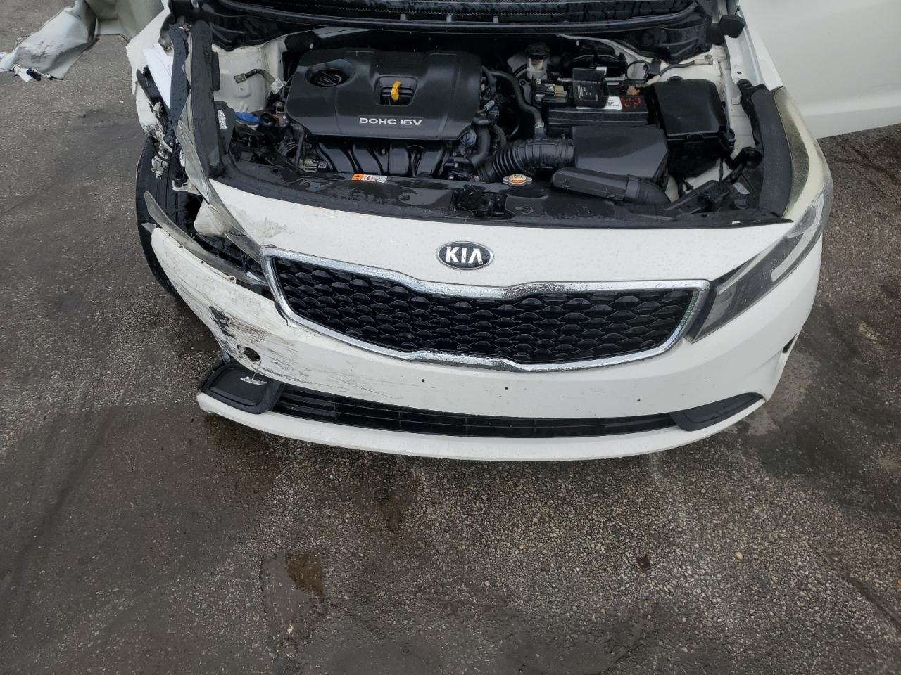 2018 Kia Forte Lx VIN: 3KPFK4A70JE243498 Lot: 82192315
