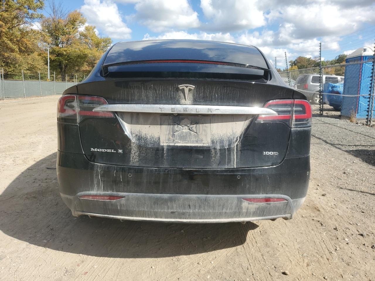 2017 Tesla Model X VIN: 5YJXCBE24HF075549 Lot: 85282215