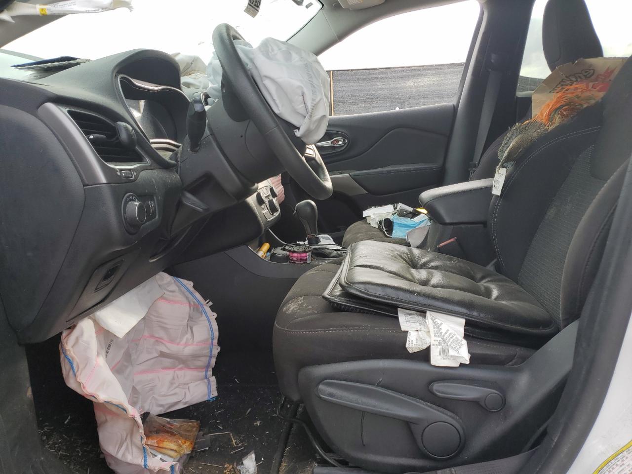 2020 Jeep Cherokee Latitude VIN: 1C4PJMCBXLD611747 Lot: 84985205