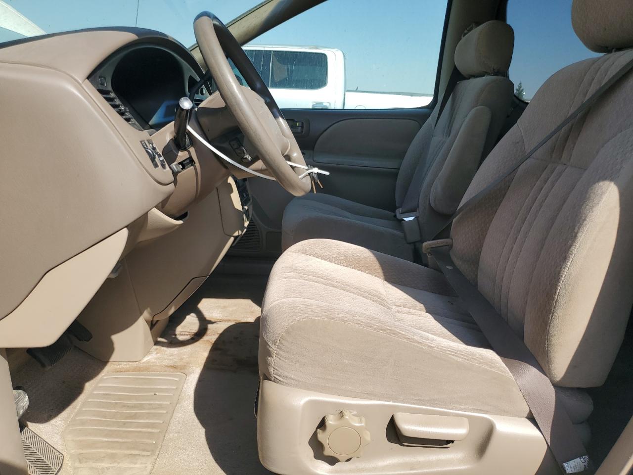 2002 Toyota Sienna Ce VIN: 4T3ZF19CX2U438189 Lot: 85167945