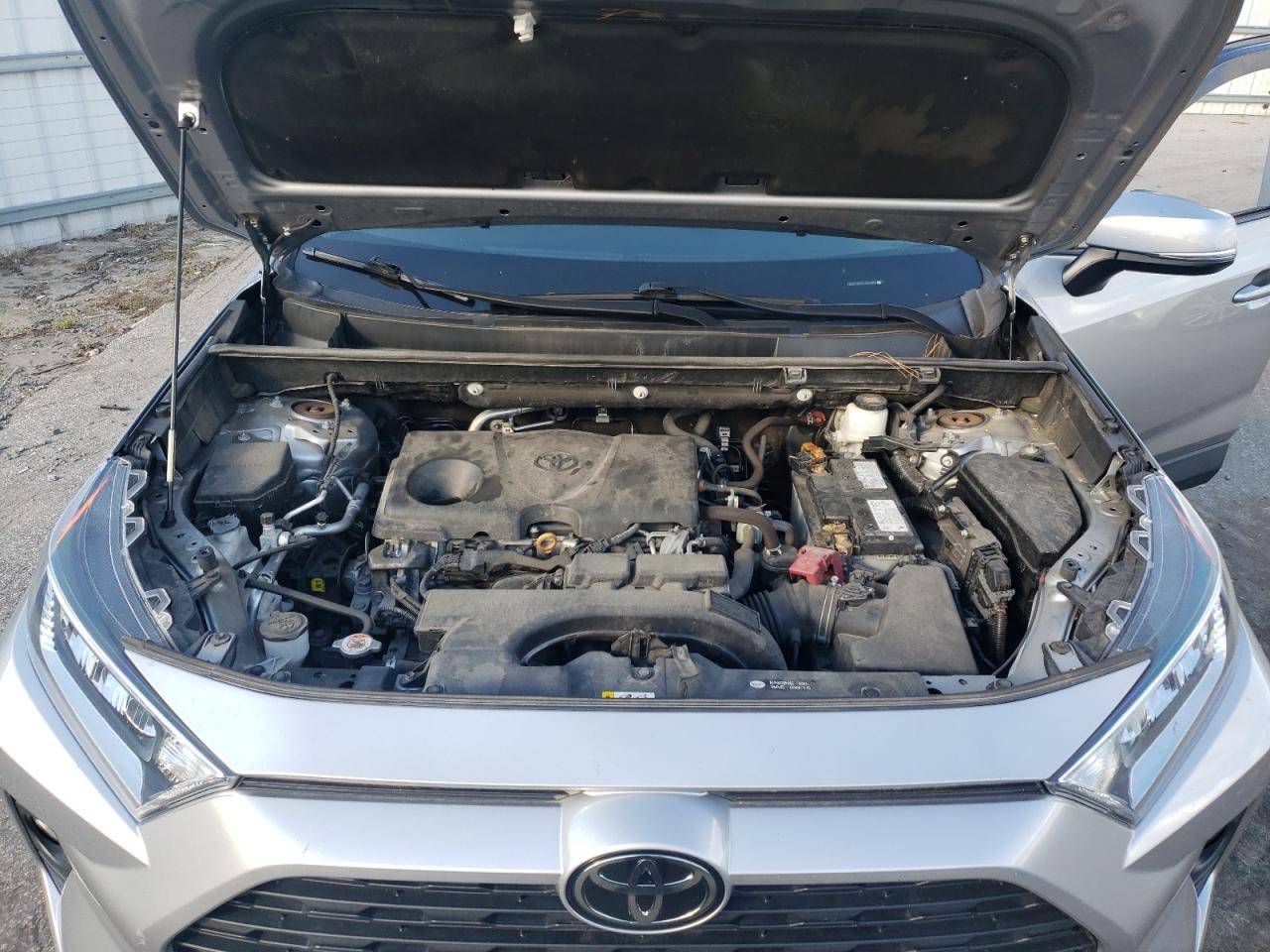 2020 Toyota Rav4 Xle VIN: 2T3P1RFV2LC093902 Lot: 84883965