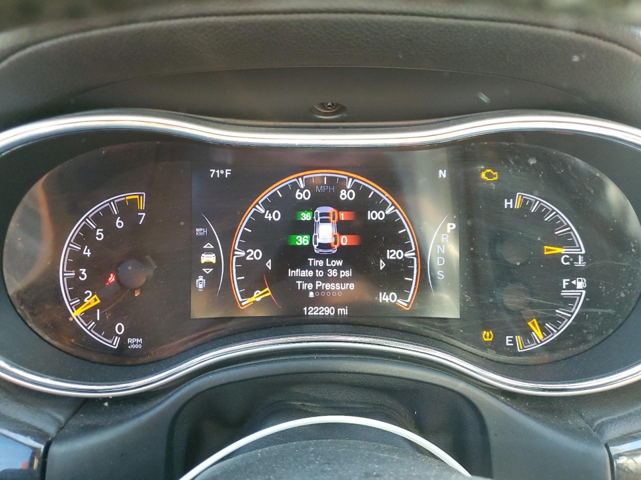 2015 Jeep Grand Cherokee Overland VIN: 1C4RJECG1FC231961 Lot: 82002425