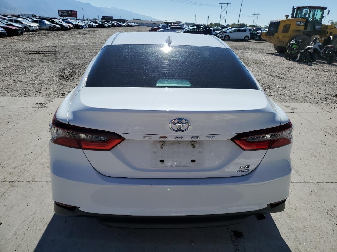 2022 Toyota Camry Le VIN: 4T1R11BK0NU063975 Lot: 85149555