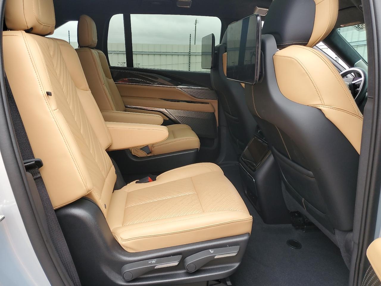 2025 Cadillac Escalade Iq Sport-2 VIN: 1GYTEFKL0SU102073 Lot: 85312365