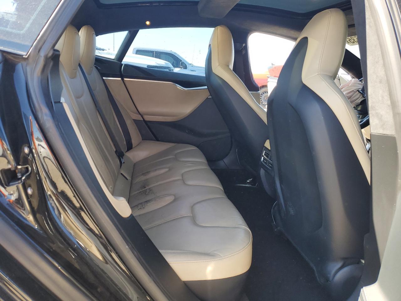 2015 Tesla Model S VIN: 5YJSA1E23FF108418 Lot: 82449535