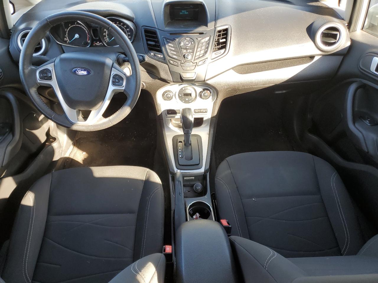 2015 Ford Fiesta Se VIN: 3FADP4EJ5FM220218 Lot: 82660555