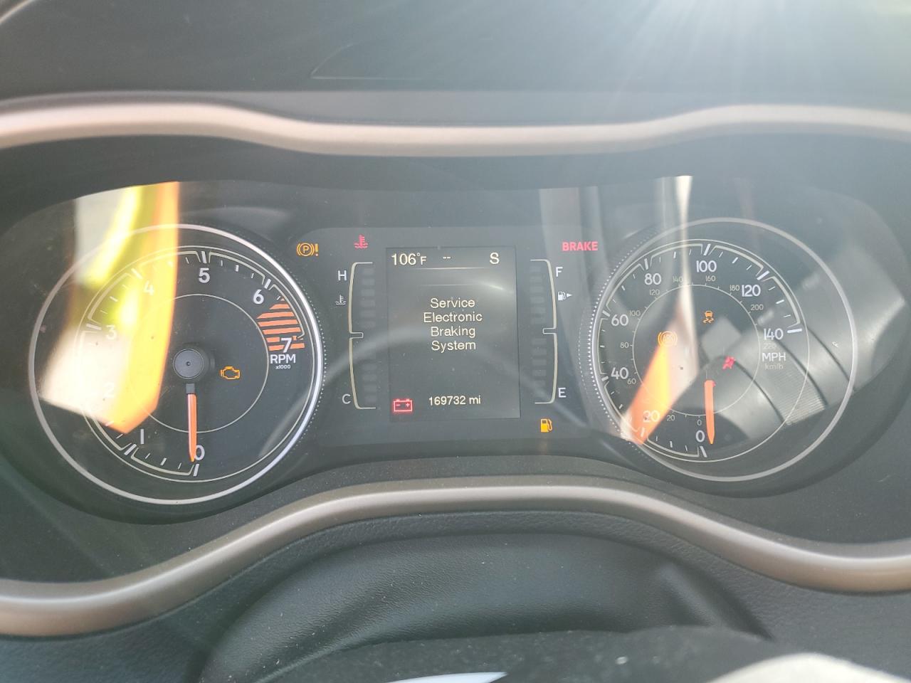 2017 Jeep Cherokee Latitude VIN: 1C4PJLCB8HW617052 Lot: 86148645