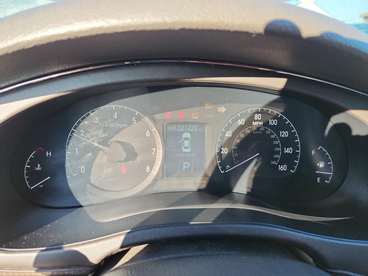 2009 Hyundai Genesis 3.8L VIN: KMHGC46E89U033684 Lot: 85355955