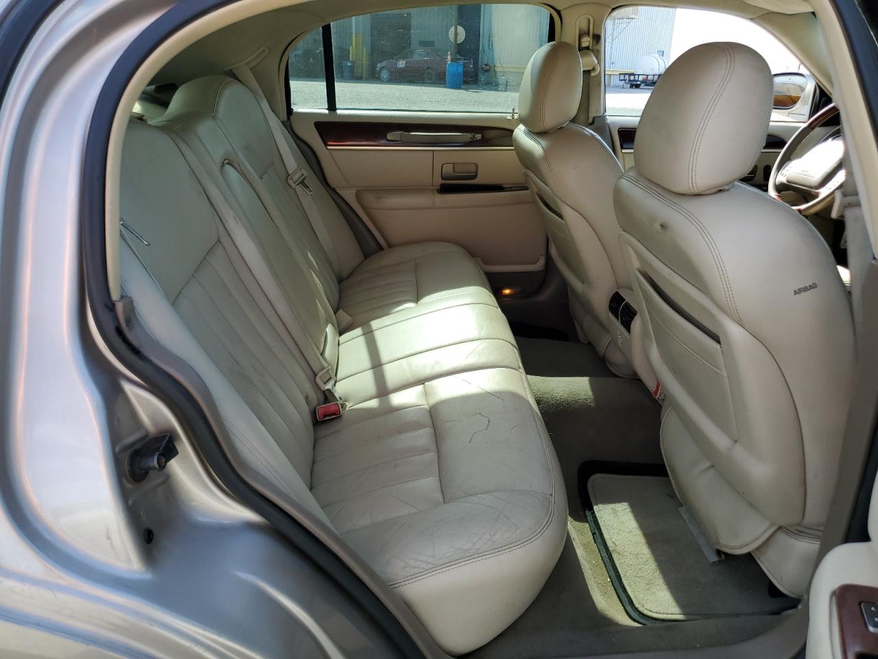 2003 Lincoln Town Car Signature VIN: 1LNHM82W63Y614544 Lot: 82208735