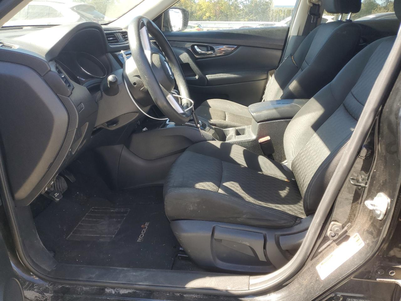 2017 Nissan Rogue S VIN: KNMAT2MV6HP562405 Lot: 82461915