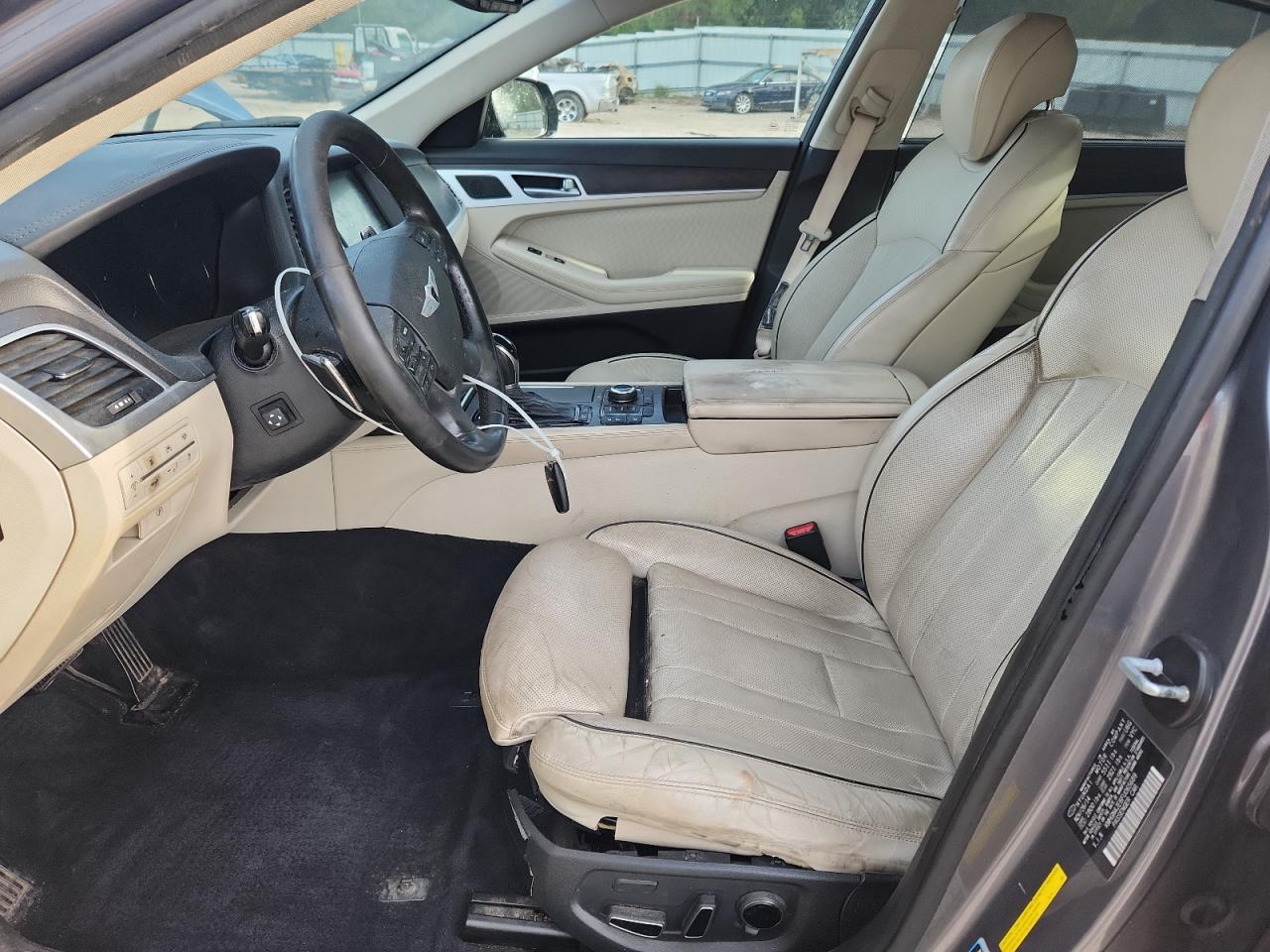 2015 Hyundai Genesis 3.8L VIN: KMHGN4JE6FU065689 Lot: 82189815