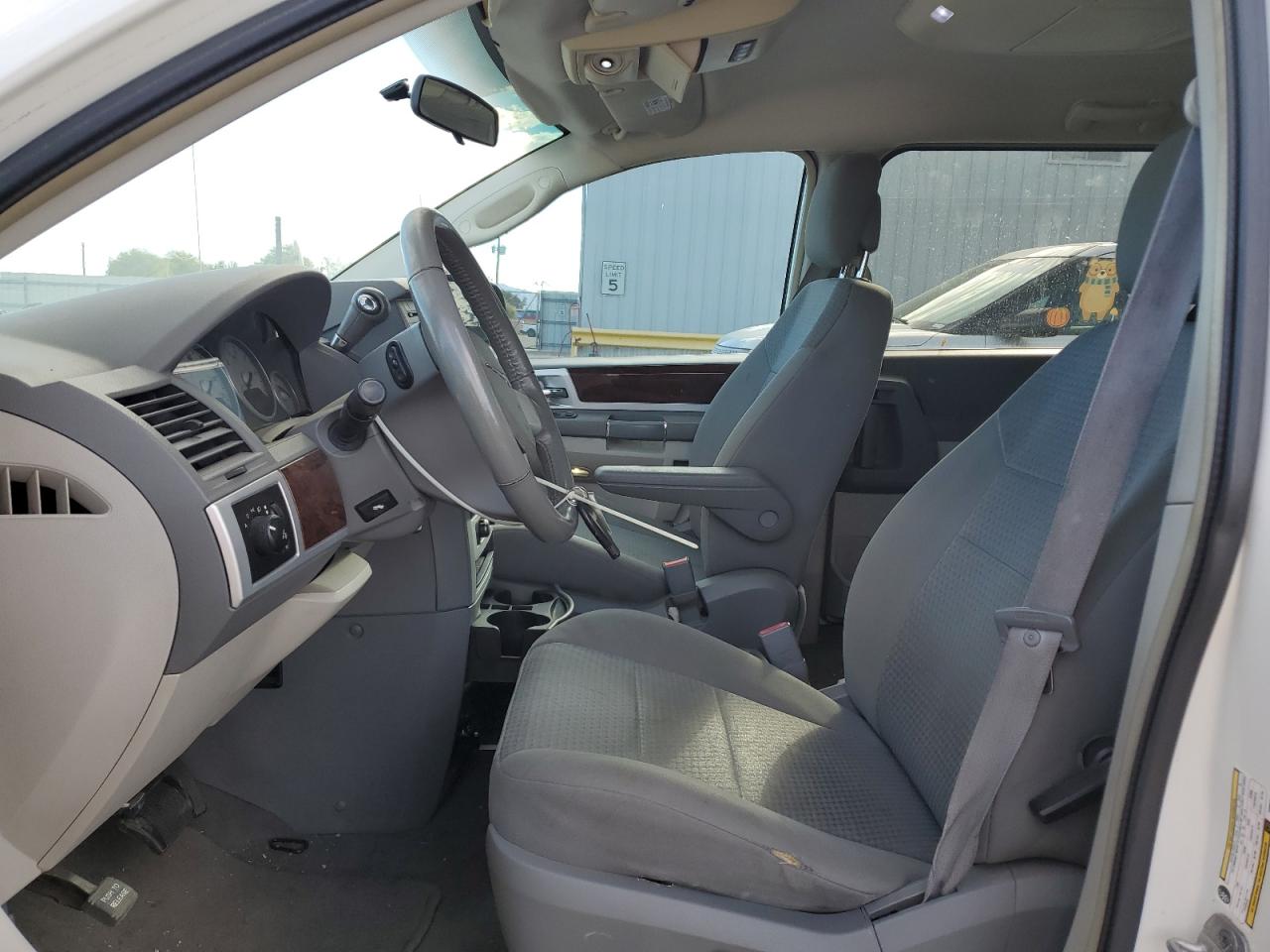 2010 Chrysler Town & Country Touring VIN: 2A4RR5D14AR369586 Lot: 85355885