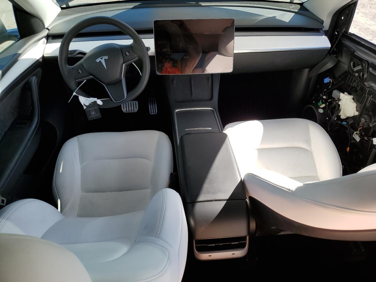 2024 Tesla Model Y VIN: 7SAYGDEF7RF064170 Lot: 90669795