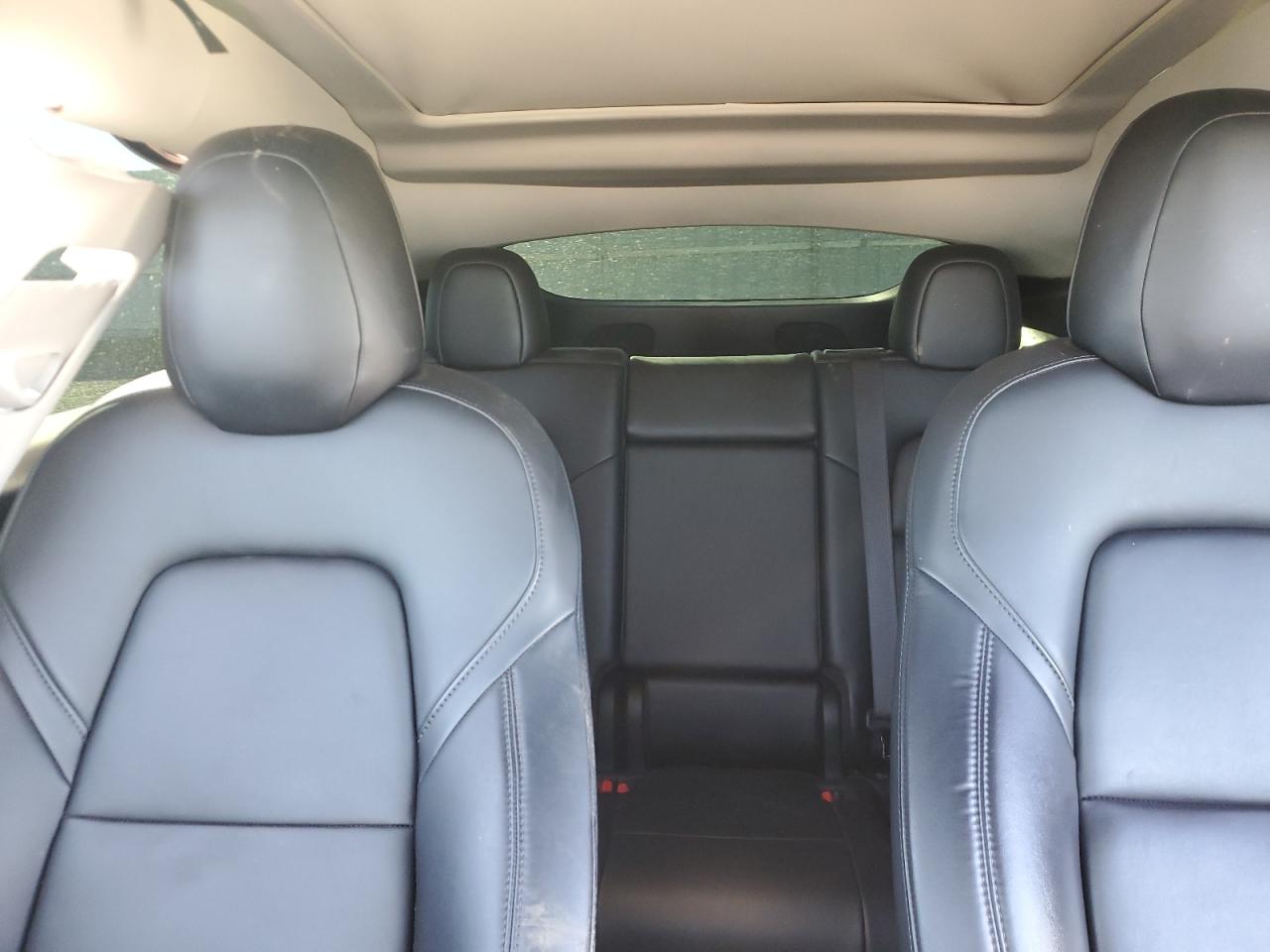 2020 Tesla Model Y VIN: 5YJYGDEF7LF000988 Lot: 85408255