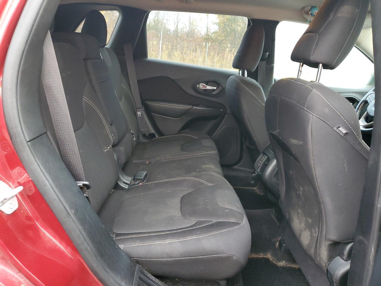 2015 Jeep Cherokee Latitude VIN: 1C4PJMCB7FW675477 Lot: 90687105