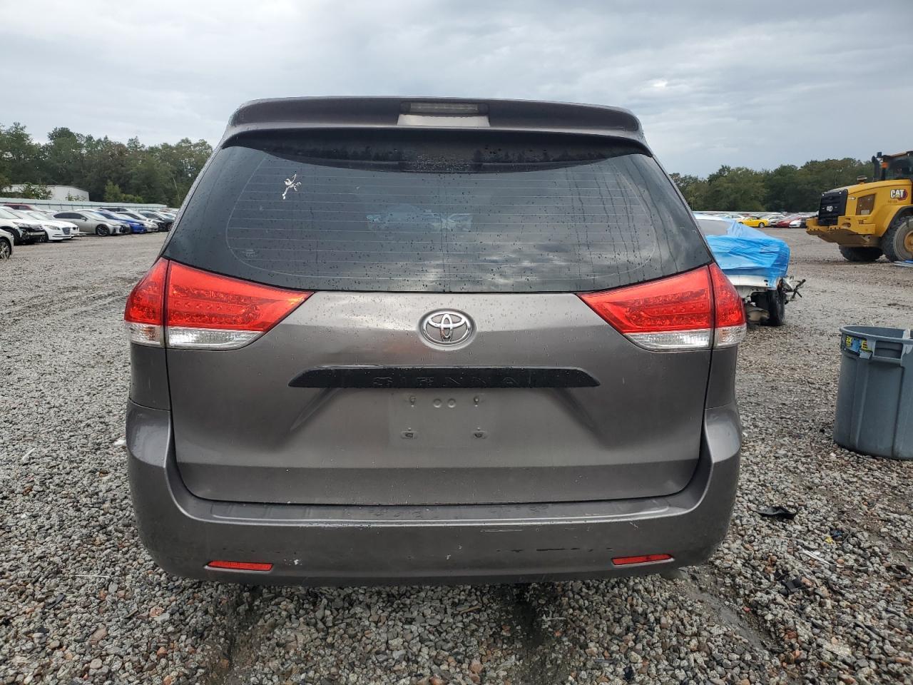 2011 Toyota Sienna VIN: 5TDZK3DC5BS139824 Lot: 82233375