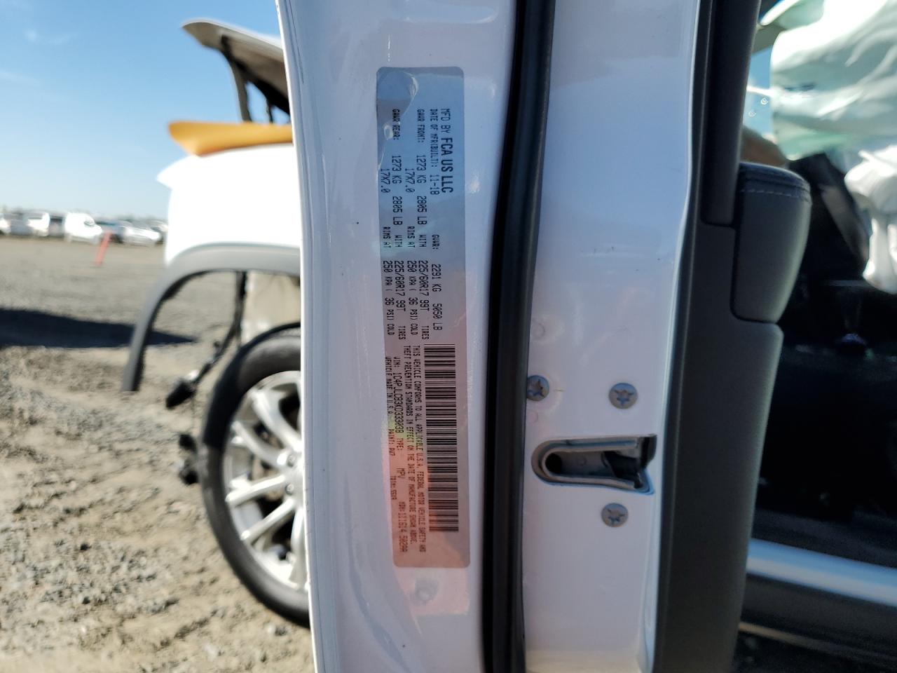 2019 Jeep Cherokee Latitude VIN: 1C4PJLCB3KD333038 Lot: 82542845