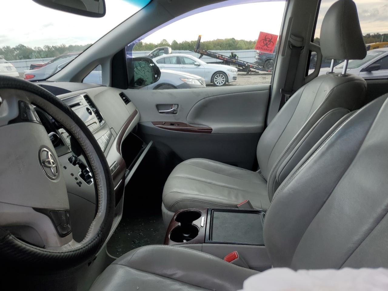 2012 Toyota Sienna Xle VIN: 5TDYK3DC3CS264575 Lot: 82296885