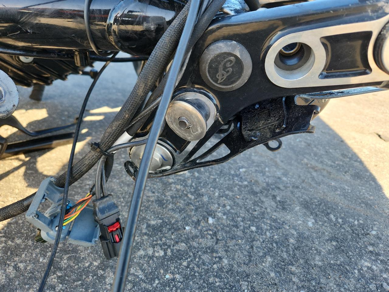 2025 Indian Motorcycle Co. Sport Chief VIN: 56KDSDBH3S3019112 Lot: 82213375