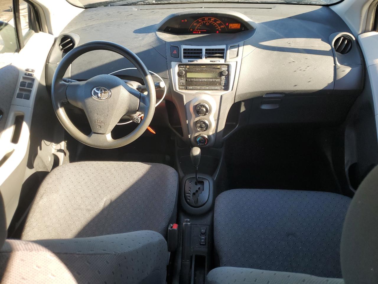 2009 Toyota Yaris VIN: JTDKT903895255431 Lot: 84617105