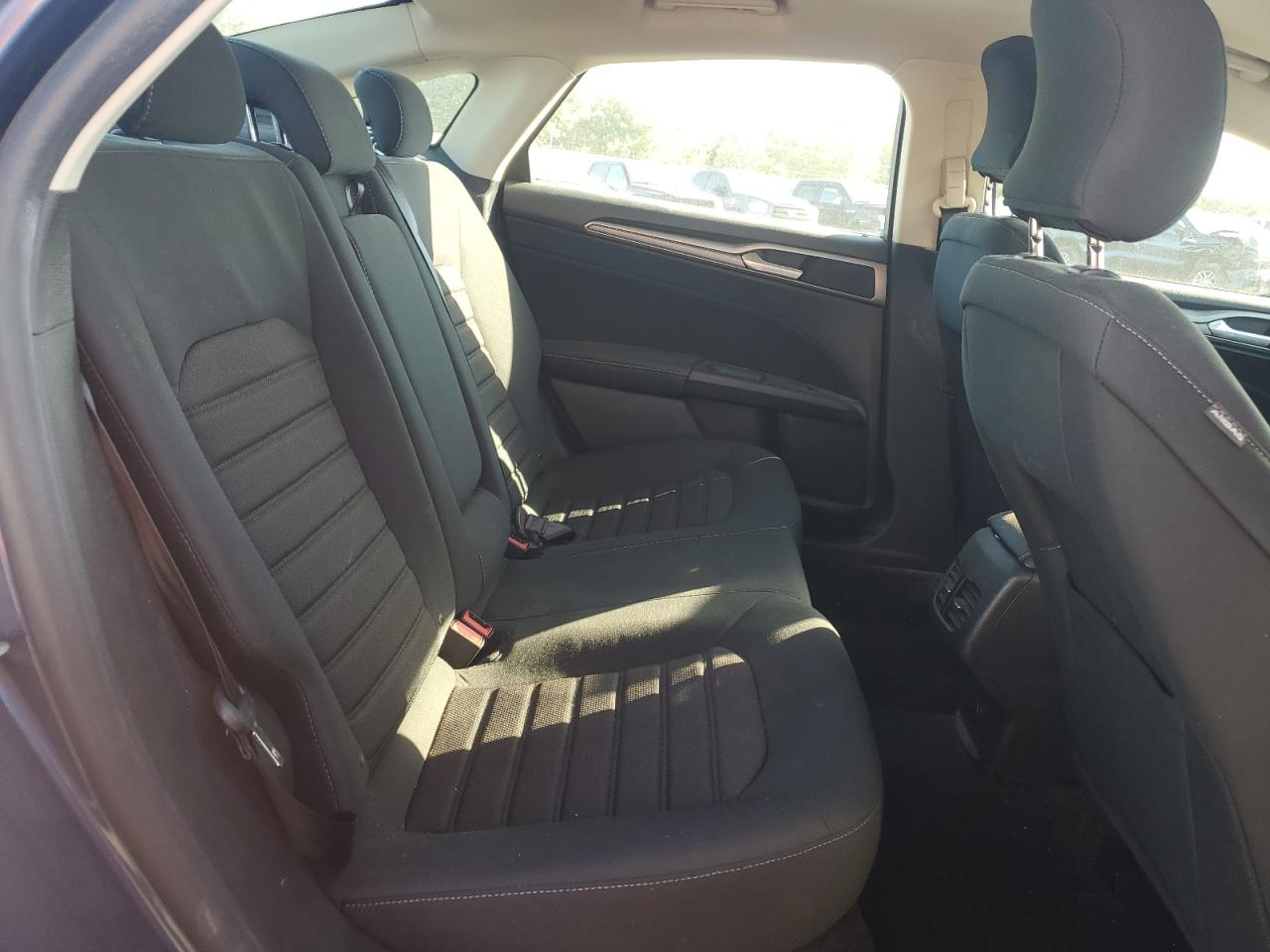 2019 Ford Fusion Se VIN: 3FA6P0HDXKR275381 Lot: 82261235