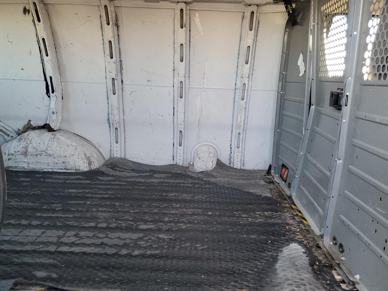 2015 Chevrolet Express G2500 VIN: 1GCWGFCF1F1245109 Lot: 90731405