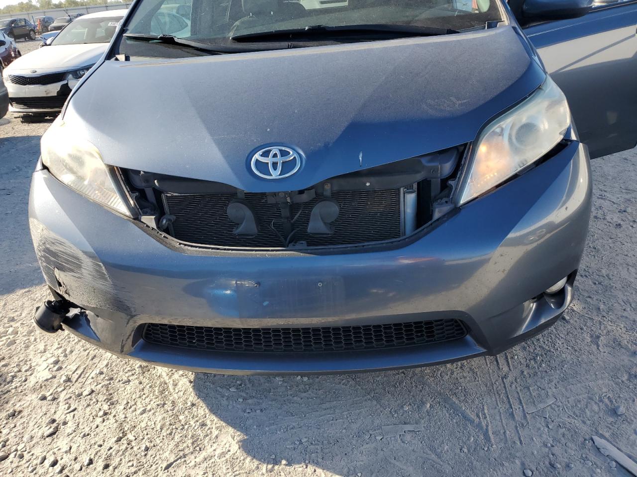 2015 Toyota Sienna Xle VIN: 5TDYK3DC2FS530978 Lot: 86070055