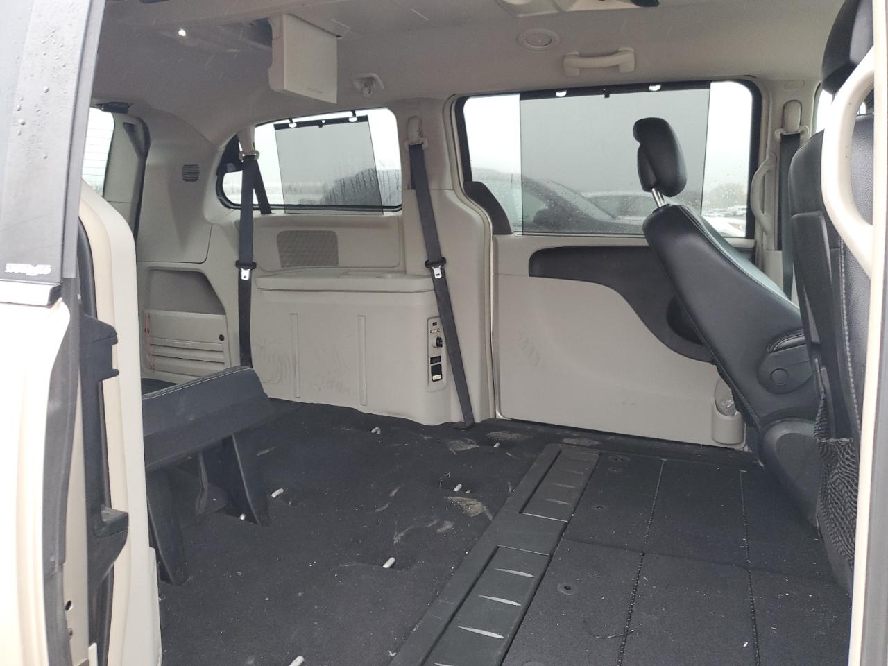 2013 Chrysler Town & Country Touring L VIN: 2C4RC1CG3DR781640 Lot: 82321705