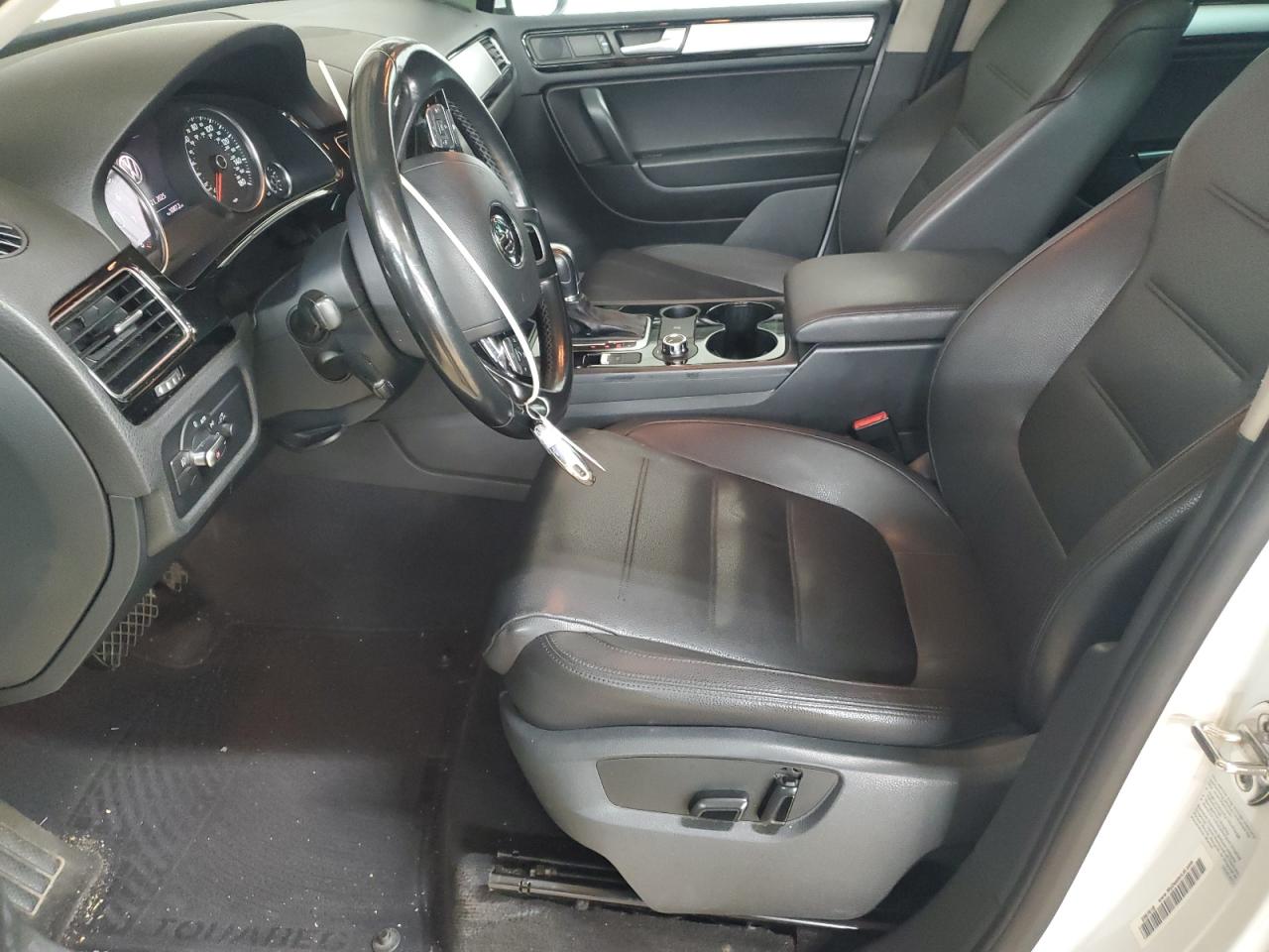 2014 Volkswagen Touareg V6 VIN: WVGEF9BP8ED011892 Lot: 82556465