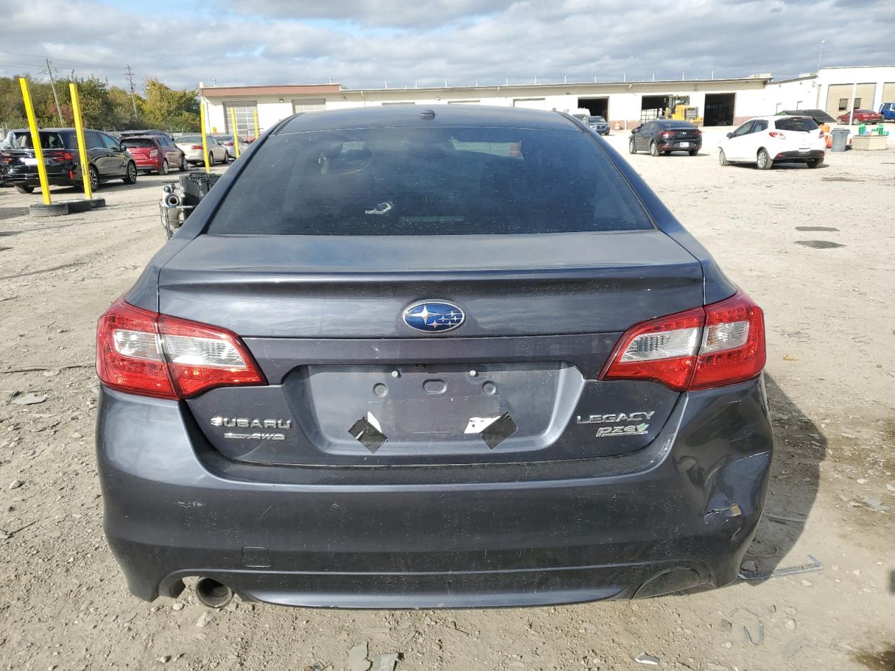 2015 Subaru Legacy 2.5I Premium VIN: 4S3BNAC68F3059028 Lot: 82660595