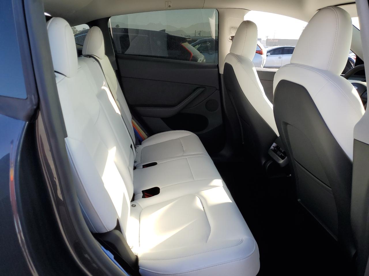 2024 Tesla Model Y VIN: 7SAYGDEE5RA265246 Lot: 84587755