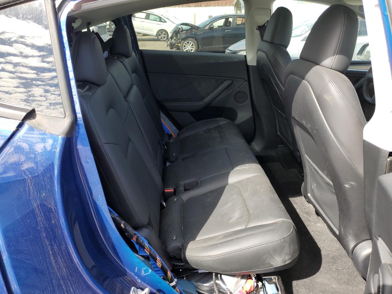 2024 Tesla Model Y VIN: 7SAYGDEE2RA285471 Lot: 83985815