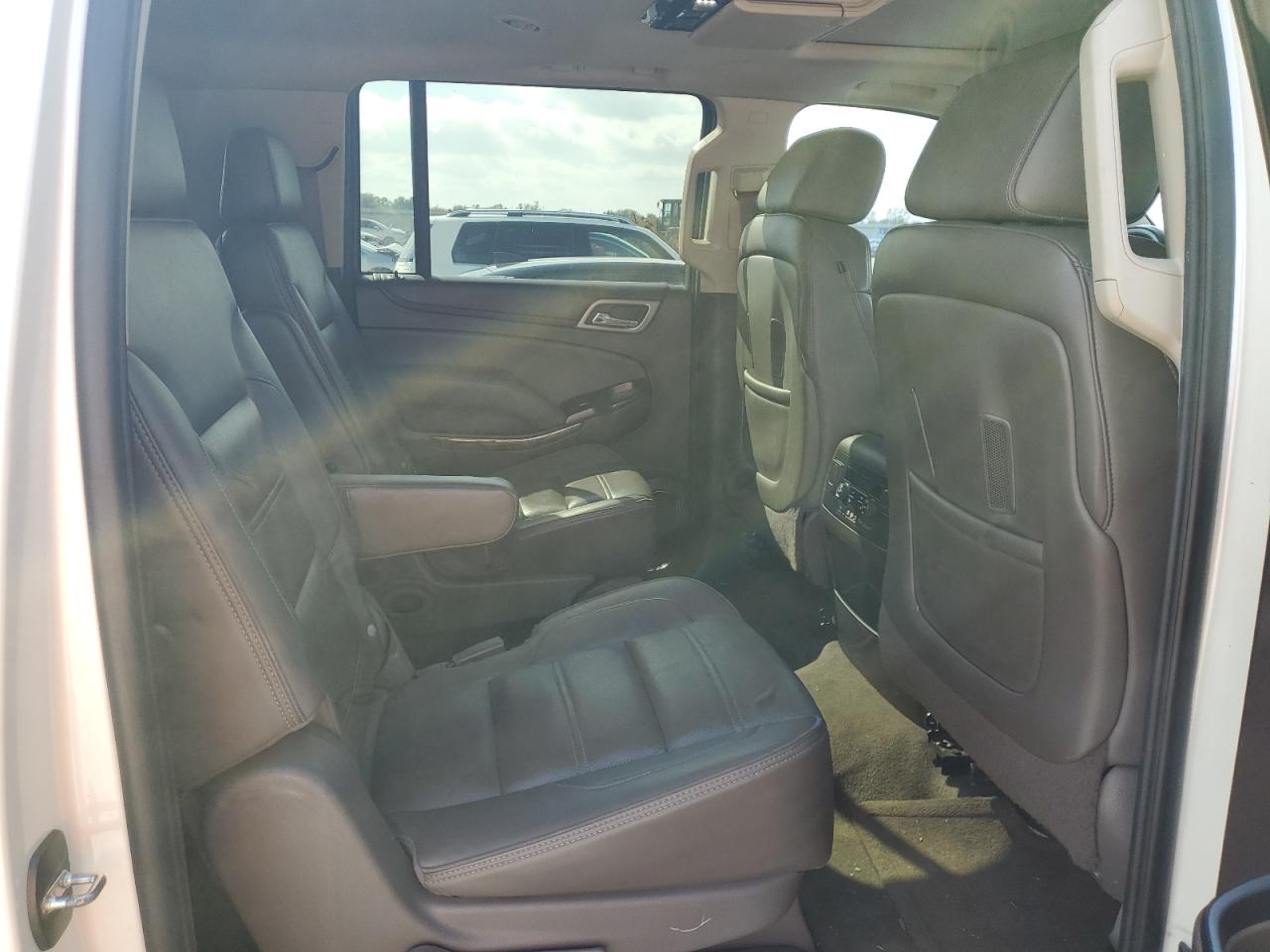 2015 GMC Yukon Xl Denali VIN: 1GKS1JKJ9FR741211 Lot: 87225015