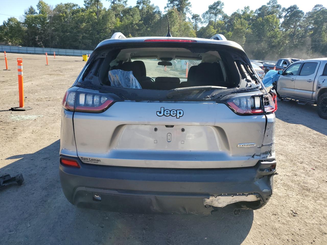 2019 Jeep Cherokee Latitude VIN: 1C4PJLCB6KD301037 Lot: 86149225