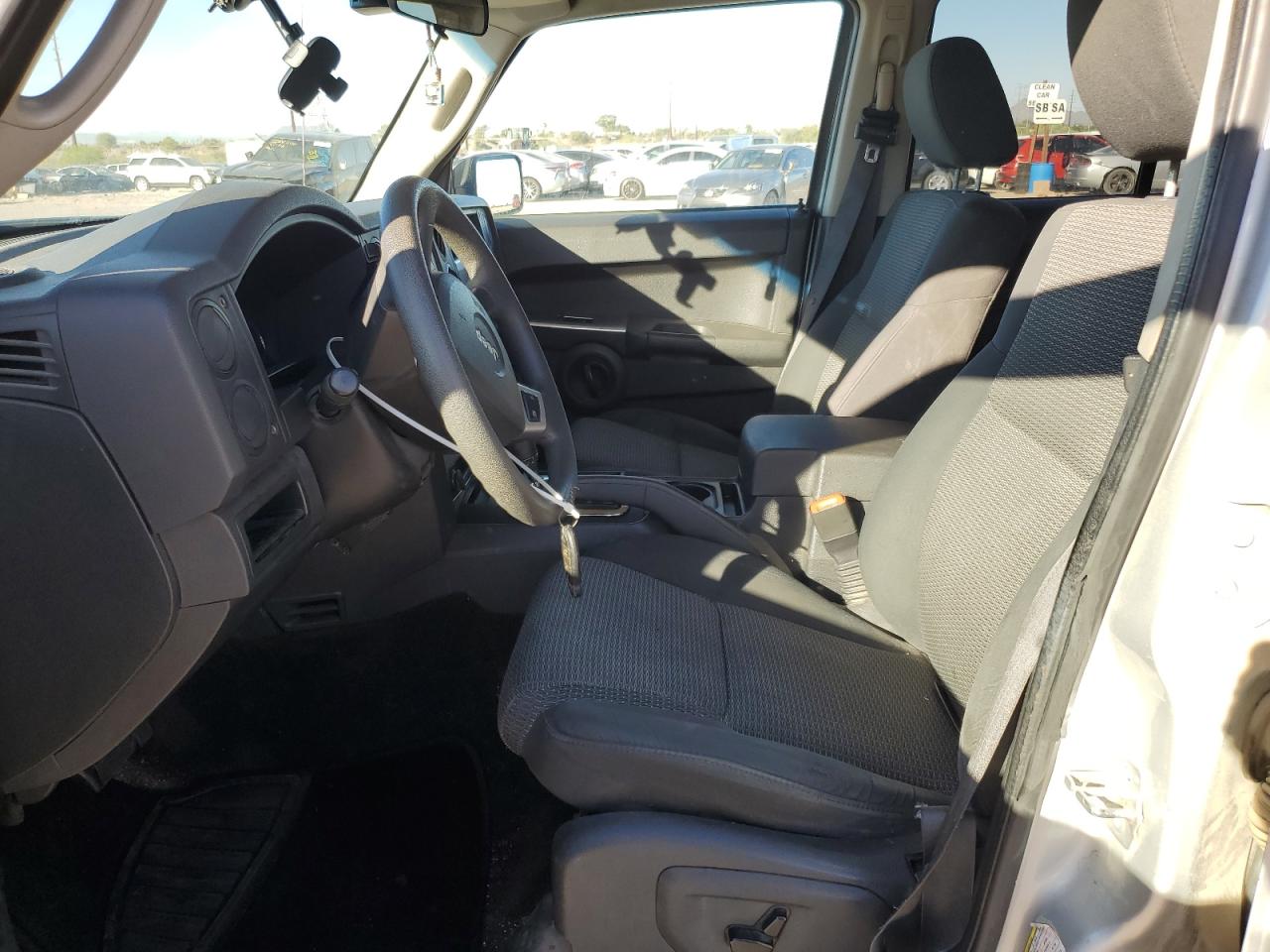 2008 Jeep Commander Sport VIN: 1J8HG48K18C205745 Lot: 89443655