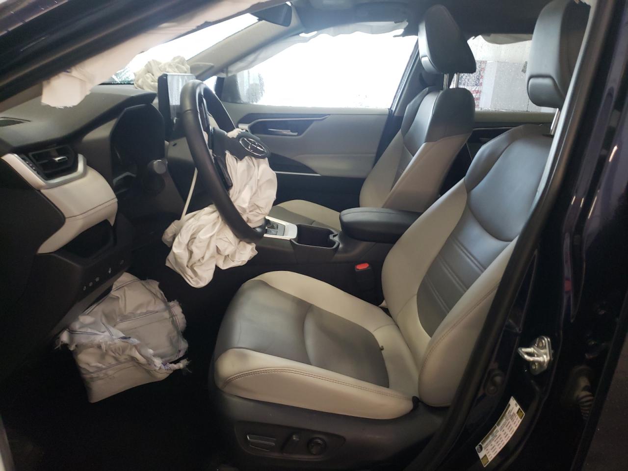 2024 Toyota Rav4 Xle Premium VIN: 2T3B6RFV1RW077208 Lot: 81927585