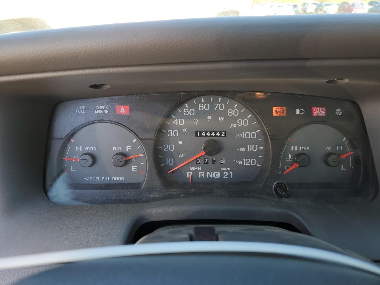 2005 Mercury Grand Marquis Gs VIN: 2MEFM74W65X670343 Lot: 82148465