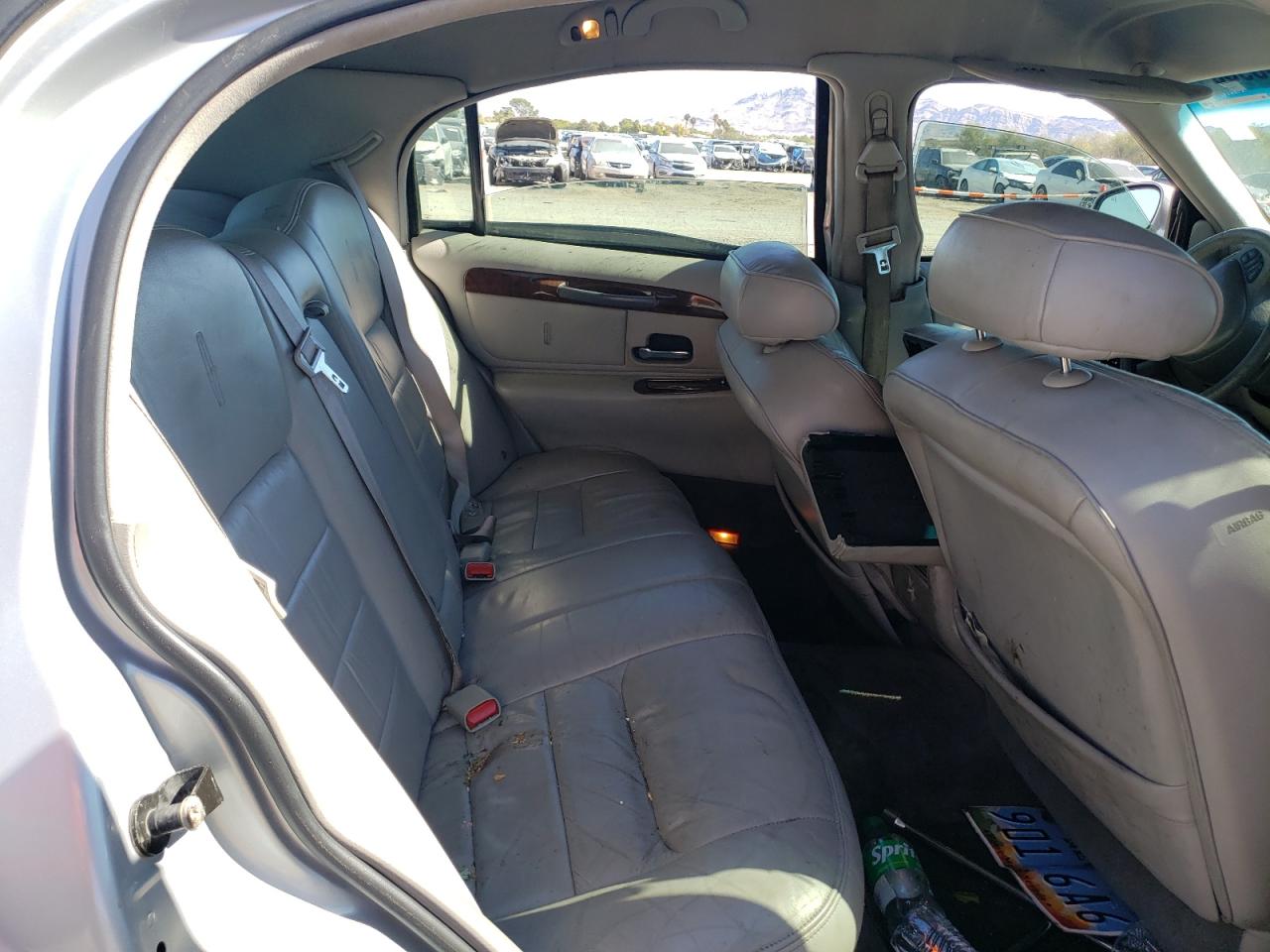 1999 Lincoln Town Car S VIN: 1LNHM82W6XY696202 Lot: 87439665