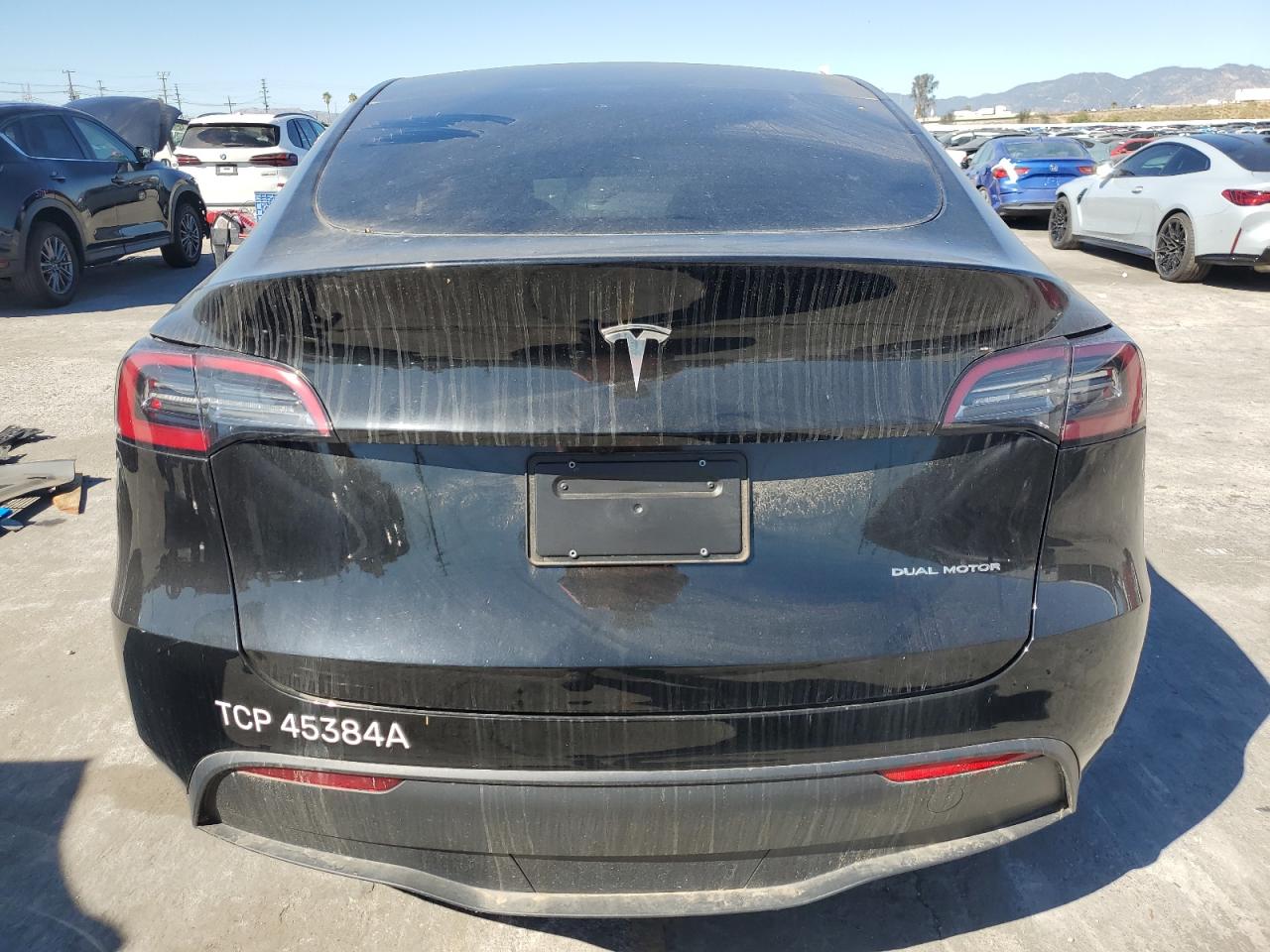 2024 Tesla Model Y VIN: 7SAYGDEE6RF085888 Lot: 90516825