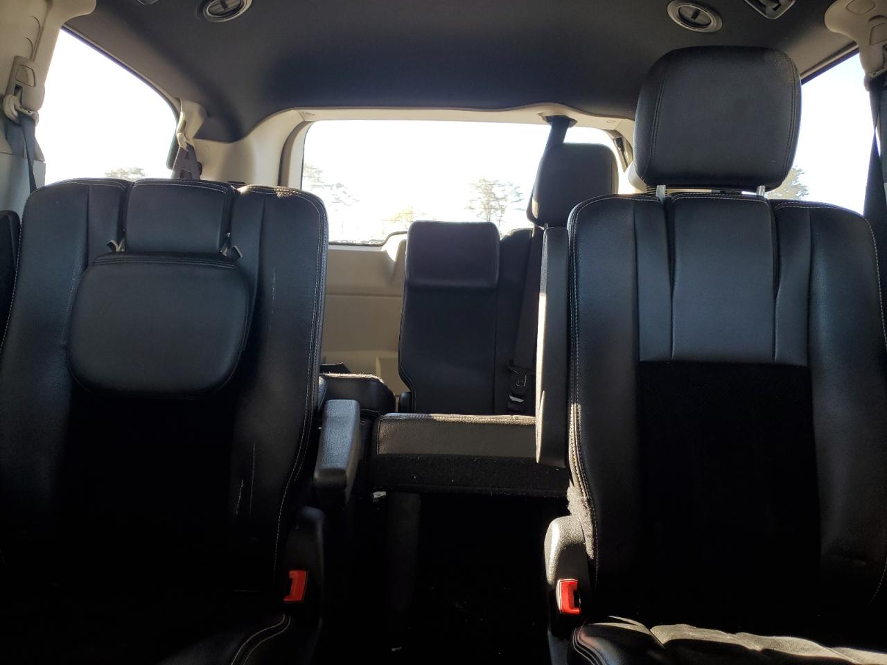 2017 Dodge Grand Caravan Sxt VIN: 2C4RDGCG1HR573052 Lot: 82603745