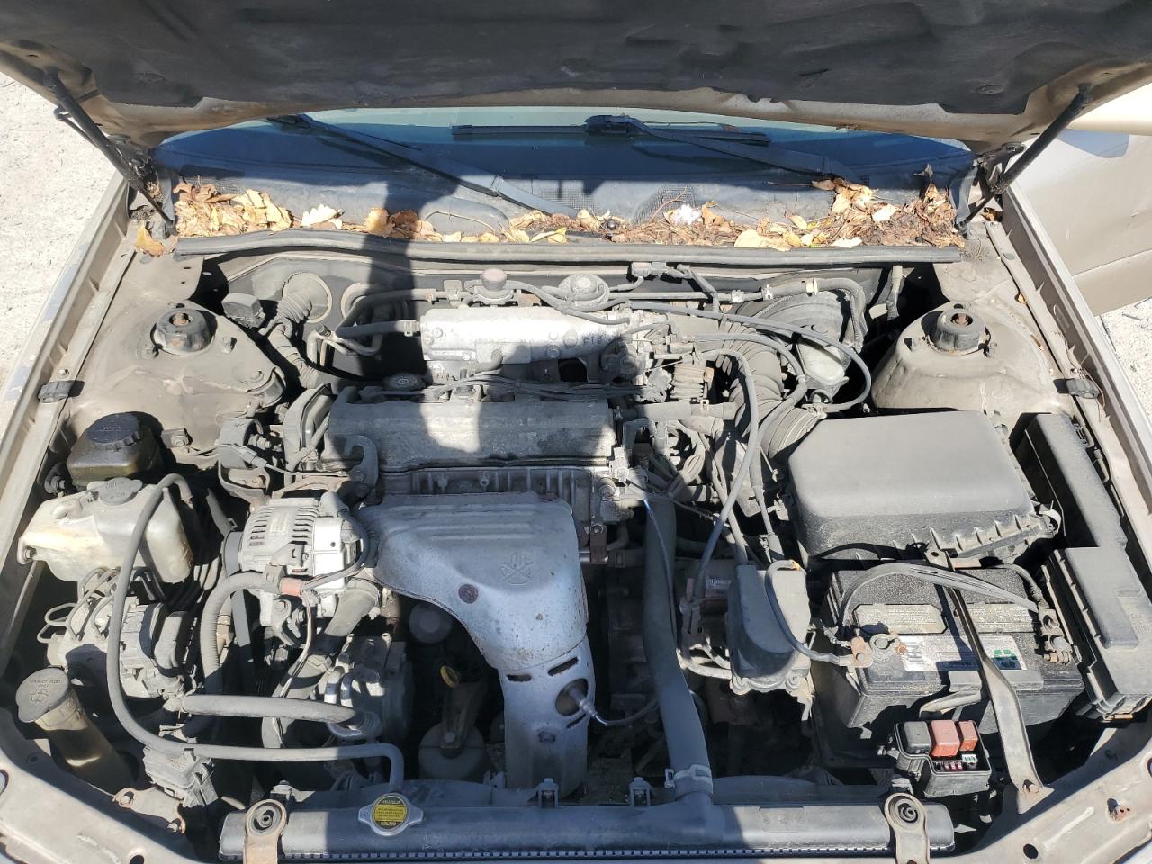 2000 Toyota Camry Ce VIN: 4T1BG22K3YU697713 Lot: 94927295