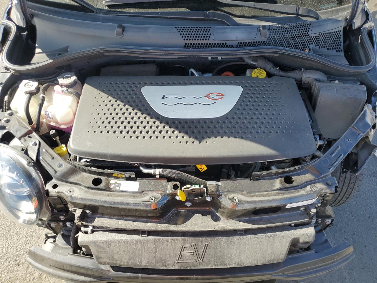 2018 Fiat 500 Electric VIN: 3C3CFFGE6JT377490 Lot: 82365435