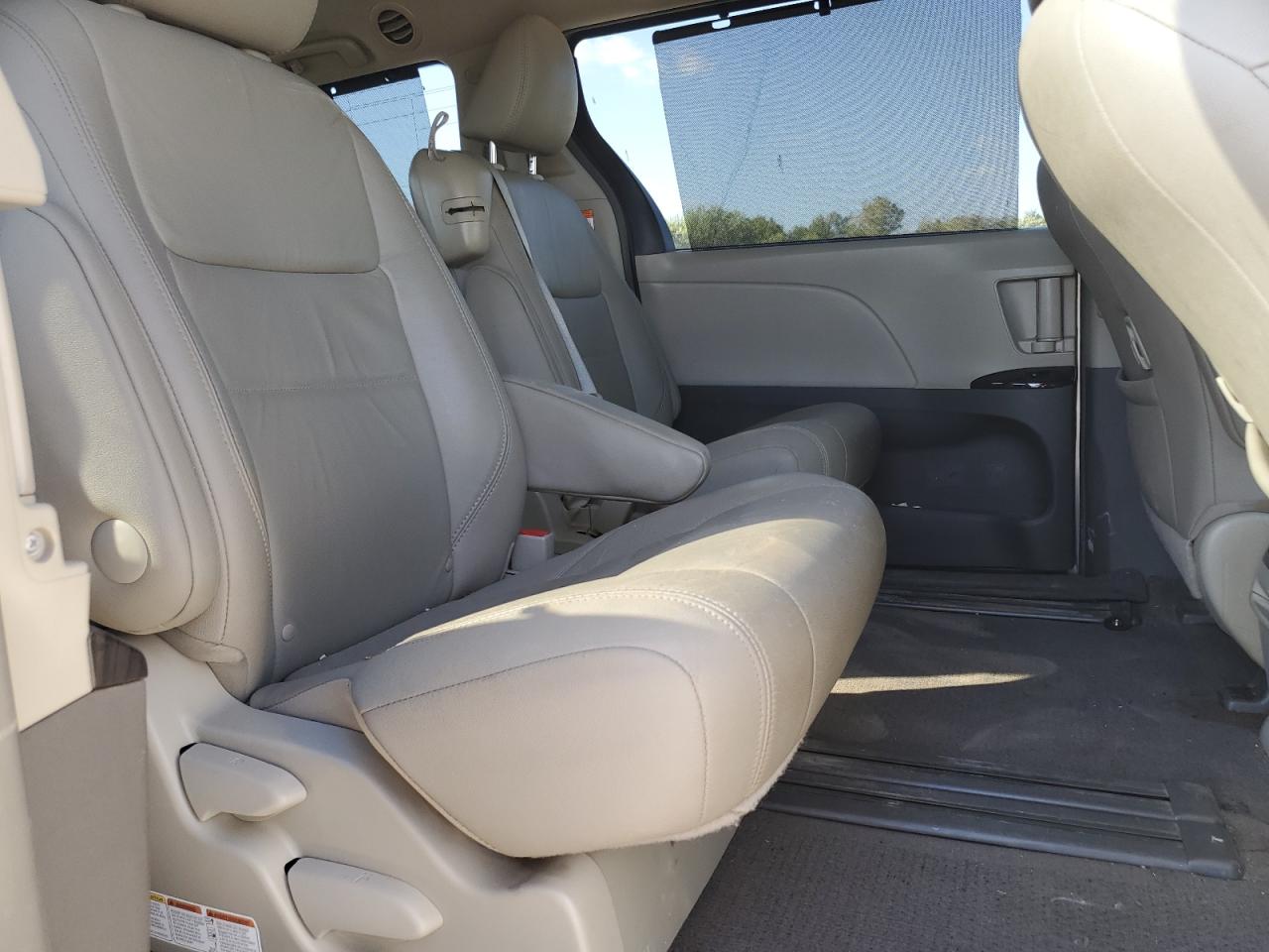 2017 Toyota Sienna Xle VIN: 5TDYZ3DC1HS891892 Lot: 85358195