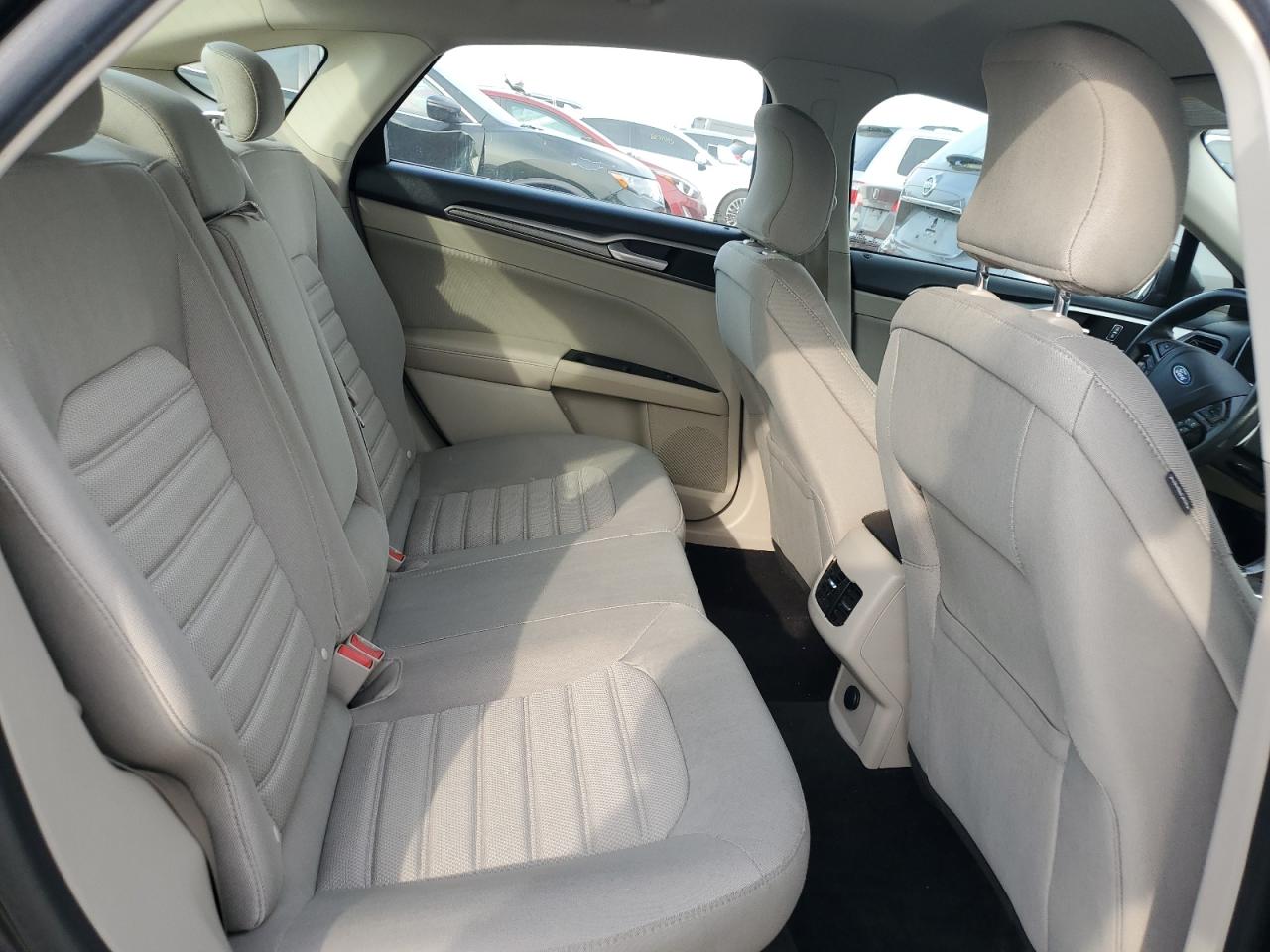 2019 Ford Fusion Se VIN: 3FA6P0HD4KR128988 Lot: 82562615