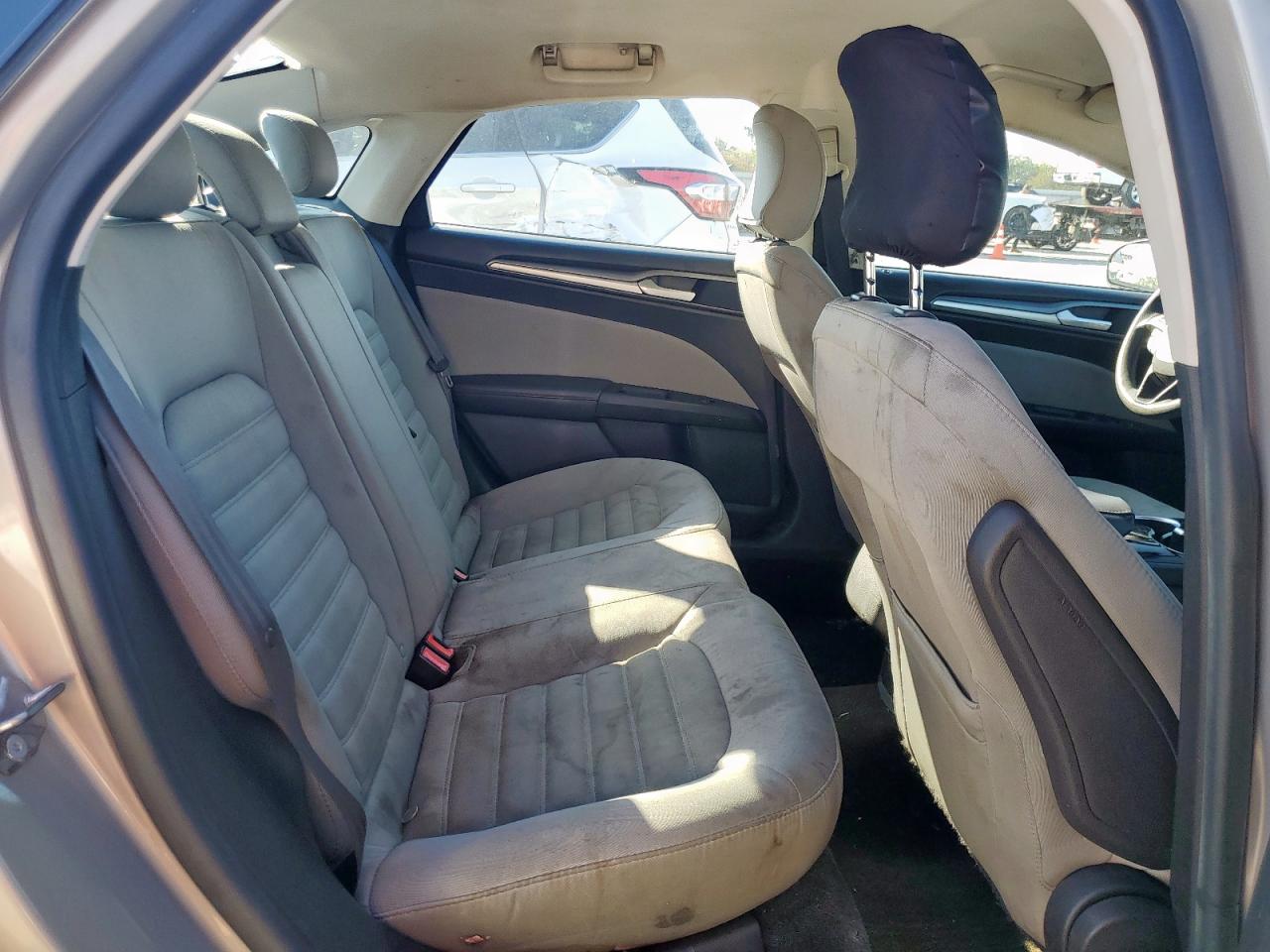 2015 Ford Fusion S VIN: 3FA6P0G77FR228780 Lot: 84291795