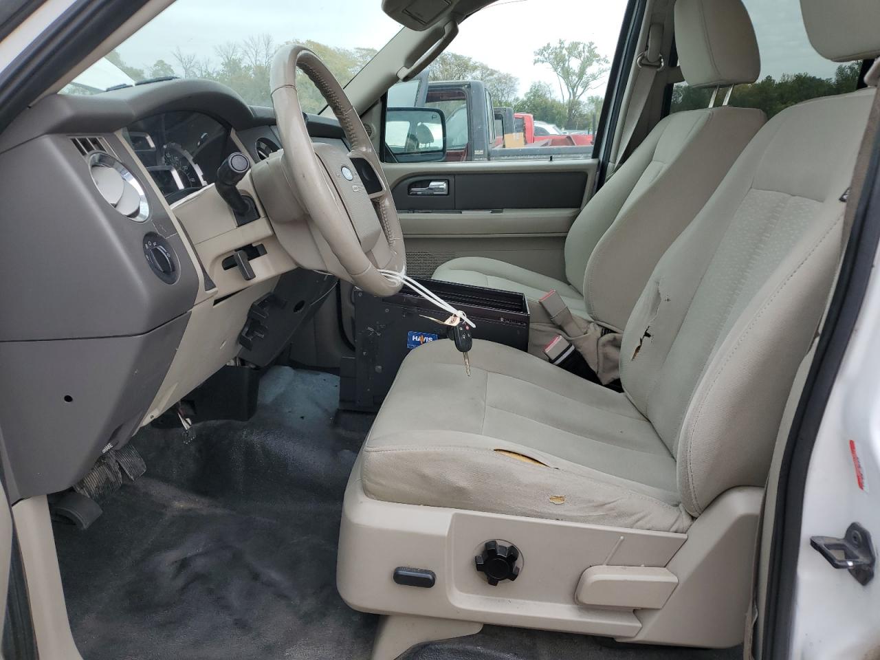 2010 Ford Expedition Xlt VIN: 1FMJU1G58AEB58019 Lot: 82628615