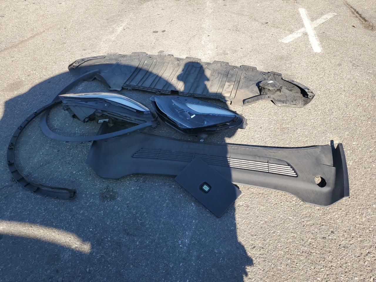 2024 Tesla Model Y VIN: 7SAYGDEE9RA296452 Lot: 82710955