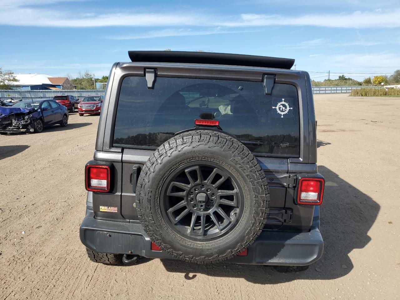 2018 Jeep Wrangler Unlimited Sahara VIN: 1C4HJXEG9JW305929 Lot: 85102595